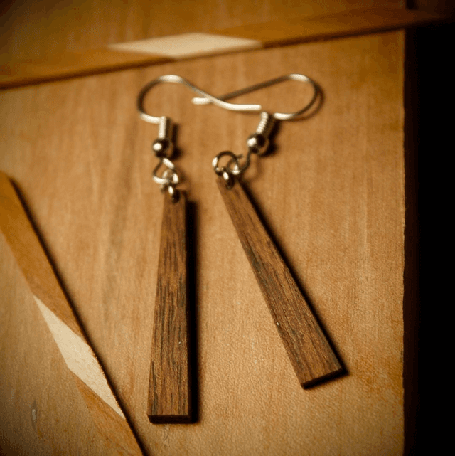 Verticales en noyer simples elargies