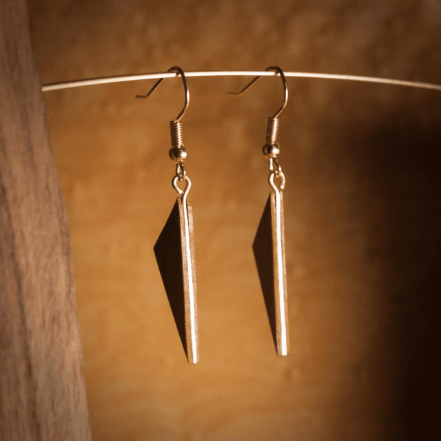 Les petites triangle ligne laiton